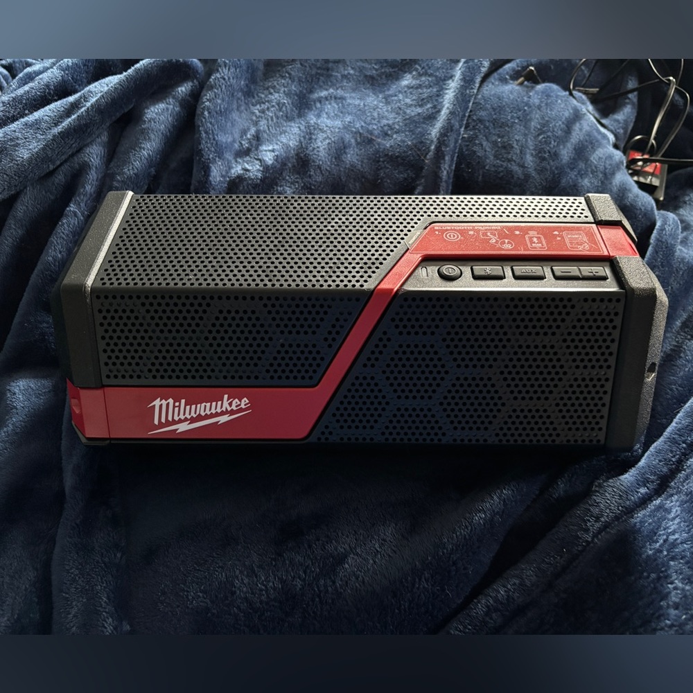 Milwaukee M18/M12 Jobsite Speaker